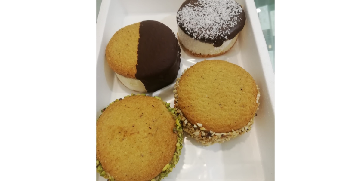 Big square box 4 biscuits - La Bottega del Gelato | Authentic Italian Ice Cream Delivery in Monaco